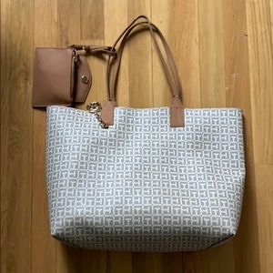 Tommy Hilfiger tote!